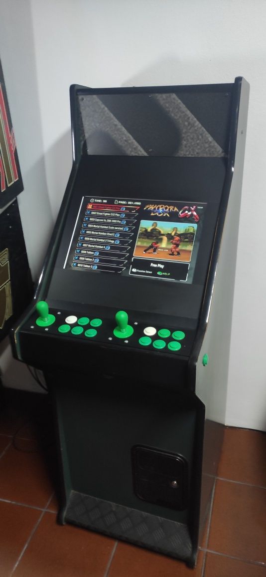 Máquina arcade multi-jogos