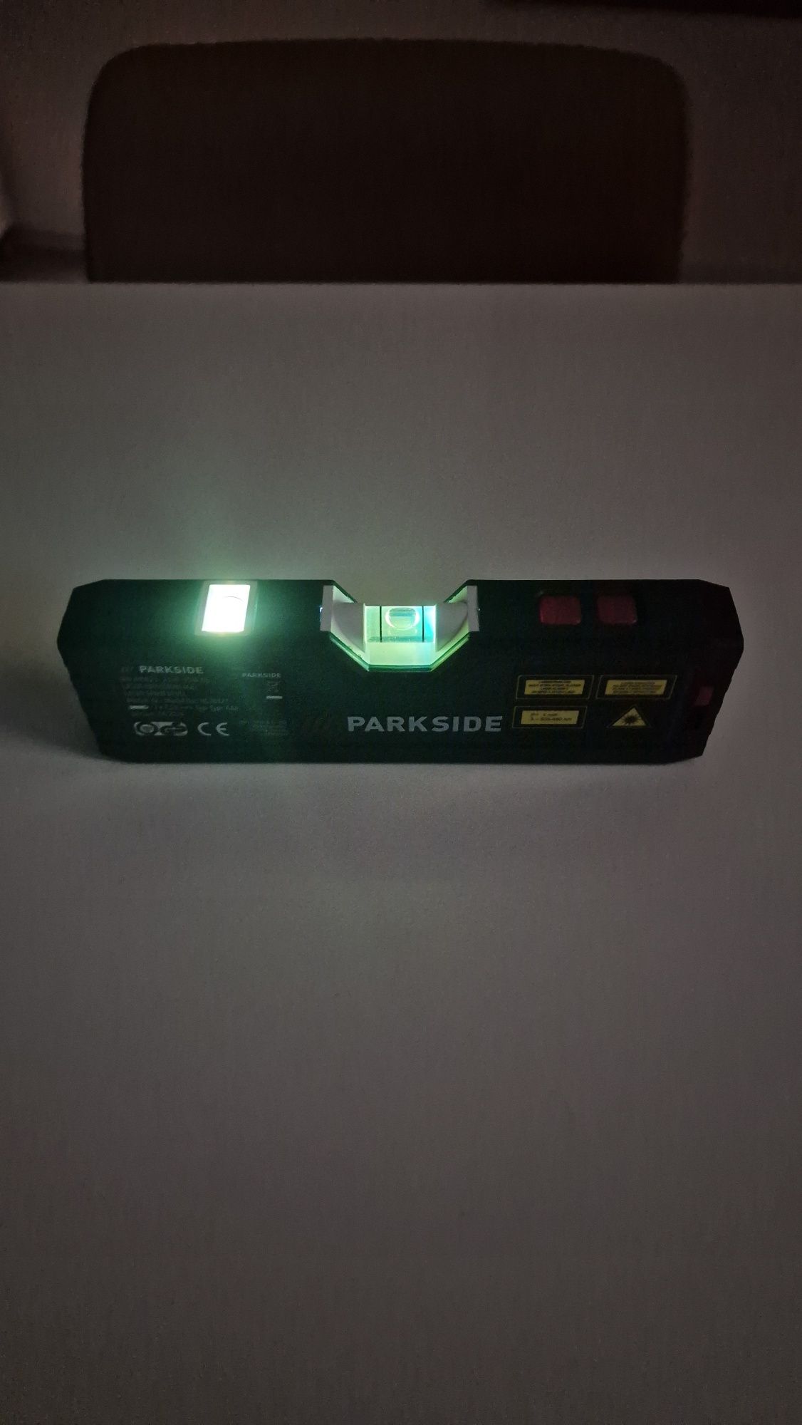 Nível de água com indicador de laser NOVO