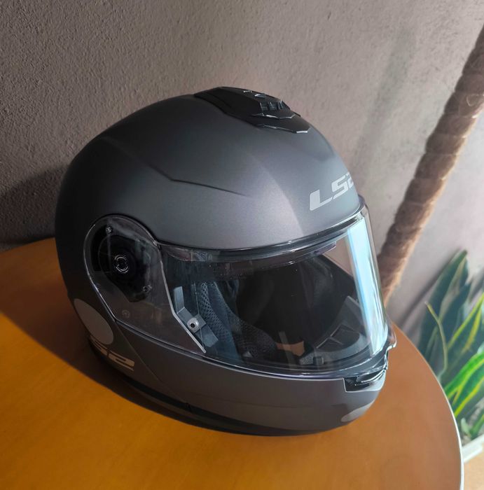 Capacete Modular LS2 (M)