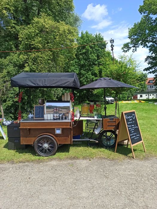 Mobilna kawiarnia do sprzedaży kawy, lemoniady oraz hot dogów fv