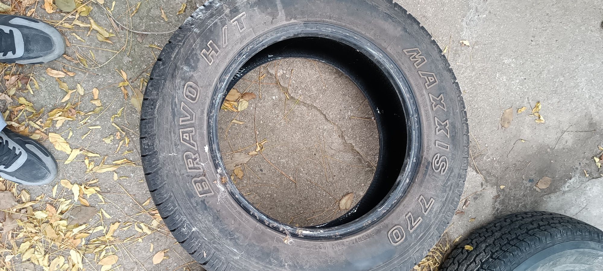 Продам резину 245/65/r17
