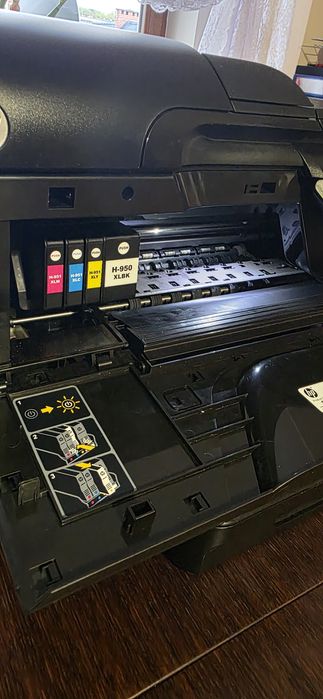 Urządzenie, drukarka wielofunckyjne HP Officejet Pro 8600  WIFI duplex