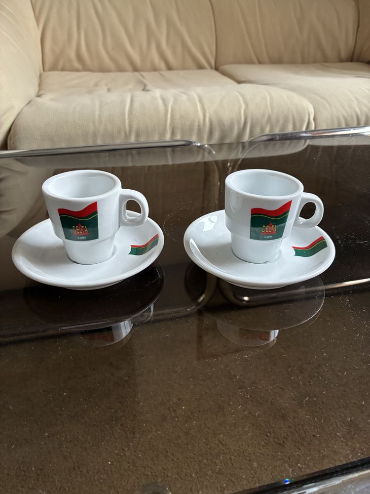 Chavenas de cafe + pires Delta