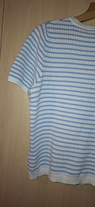 Dzianinkowy sweterek