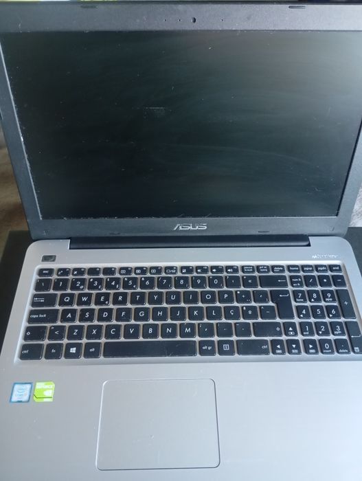Portátil ASUS X556V (ler descrição)