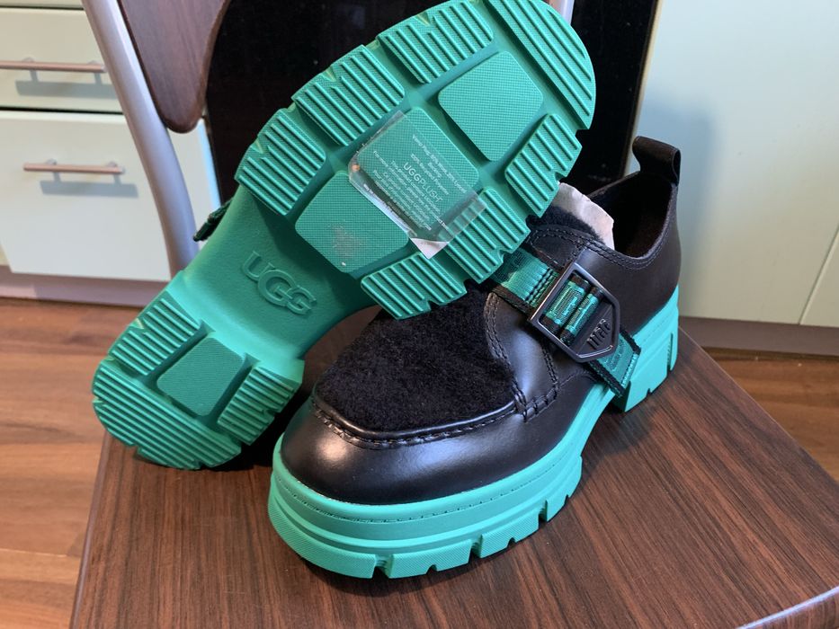 Жіночі Туфлі/лофери UGG