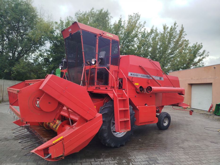 Комбайн зернозербовий Massey Ferguson 16. Масей Фергусон 16
