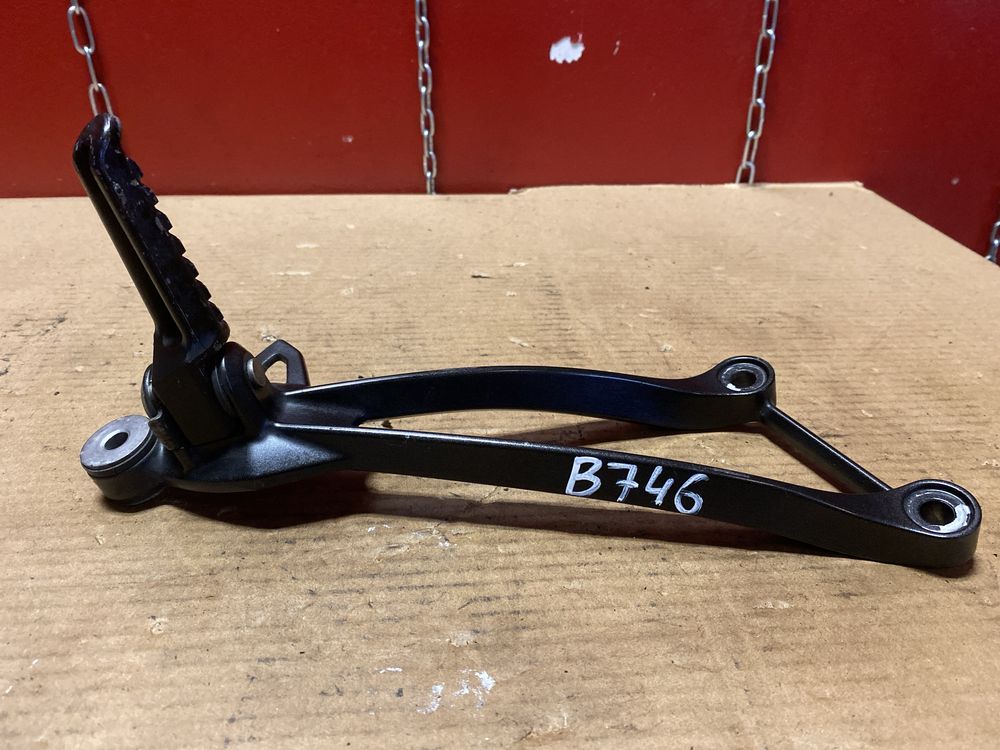 Kawasaki Ninja ZX-10R prawy set podnóżek B746