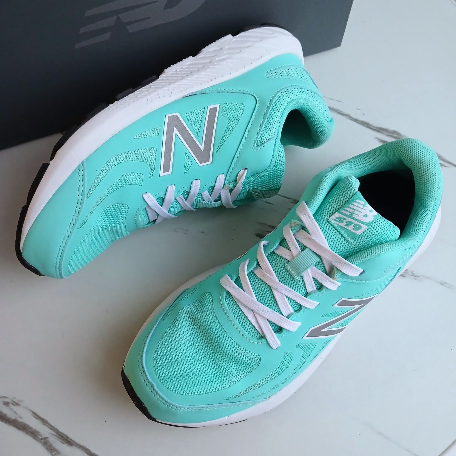 39 eur  уст 25 см  Кросівки NEW BALANCE Оригінал БУ