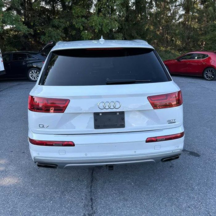 Audi Q7      2017