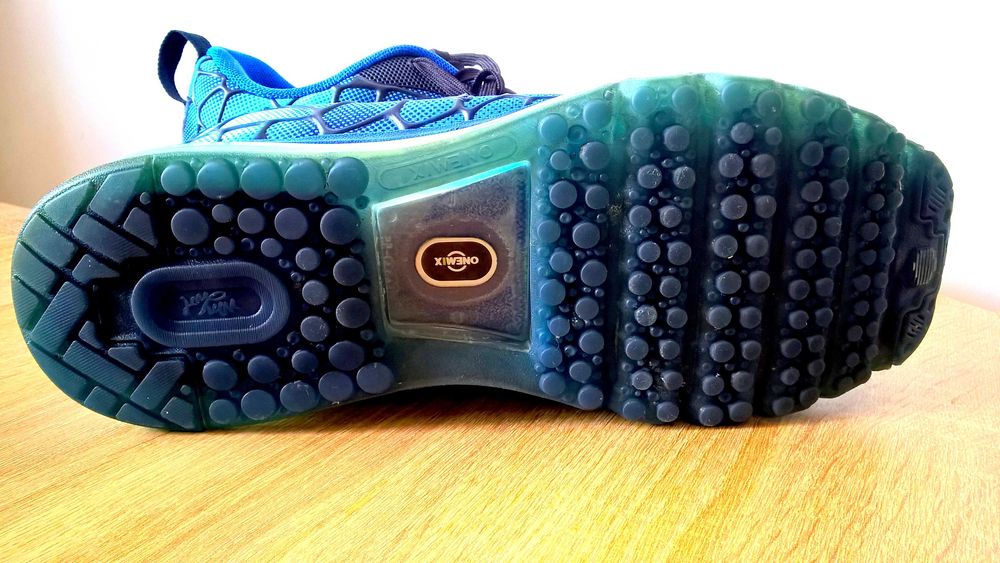 ONEMIX snekersy chrabowy niebieski poduszka AIR MAX