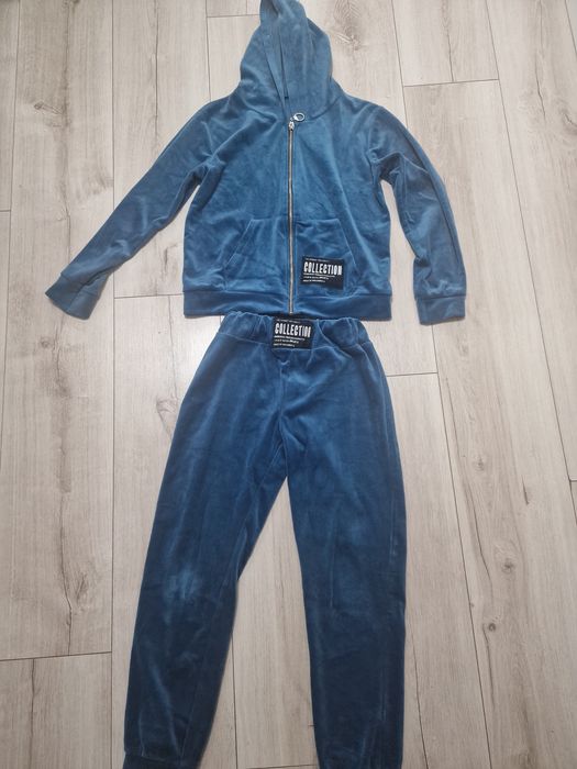 Dres welurowy r.146/152