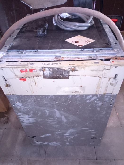 Посудомийка Ariston