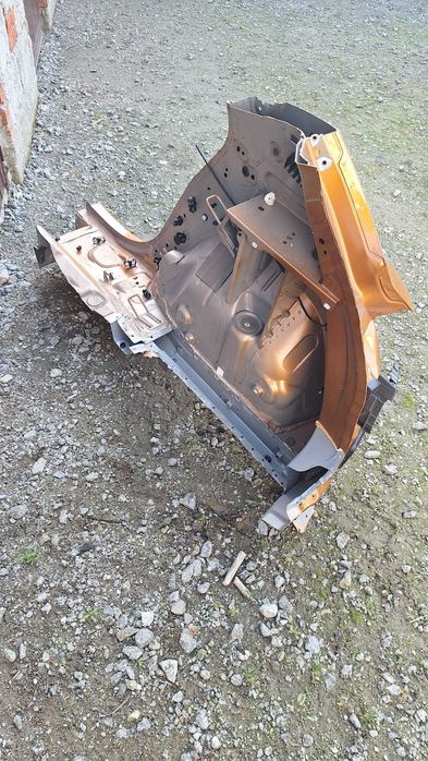 Ćwiartka prawy tył Dacia Sandero Stepway 3