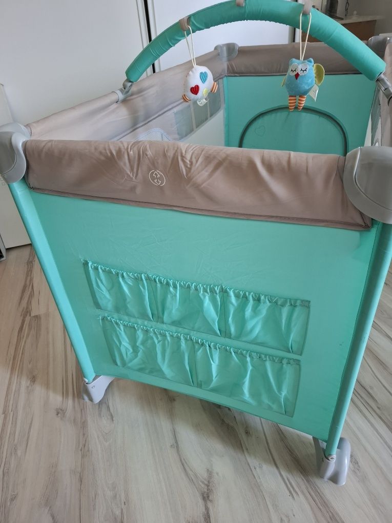 Łóżeczko turystyczne z przewijakiem Baby Design przewijak