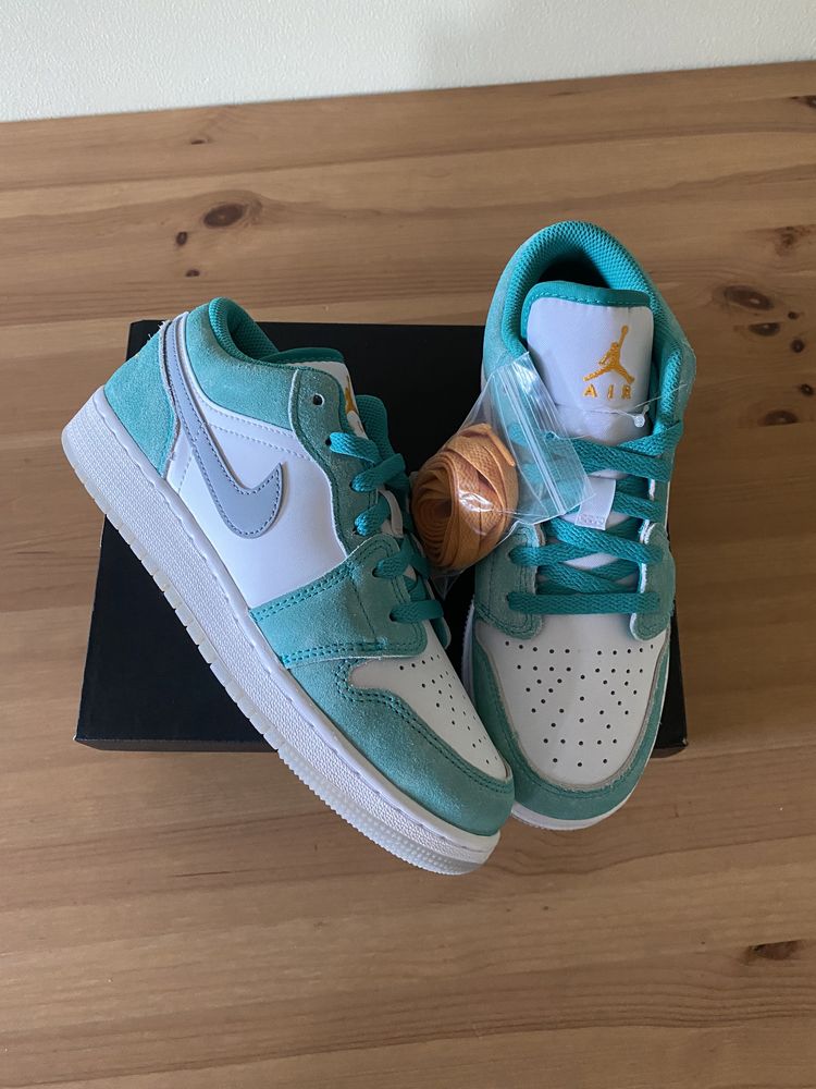 Jordan 1 Low Emerald