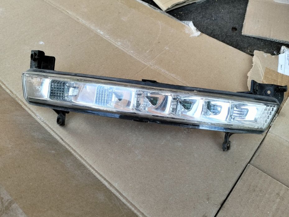 światlo jazdy dziennej LED prawy citroen c4 pisasso lift