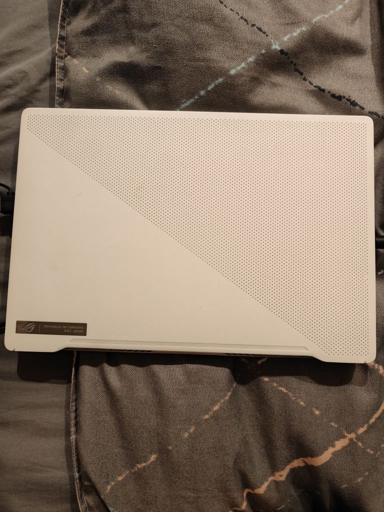 Asus rog Zephyrus g14
