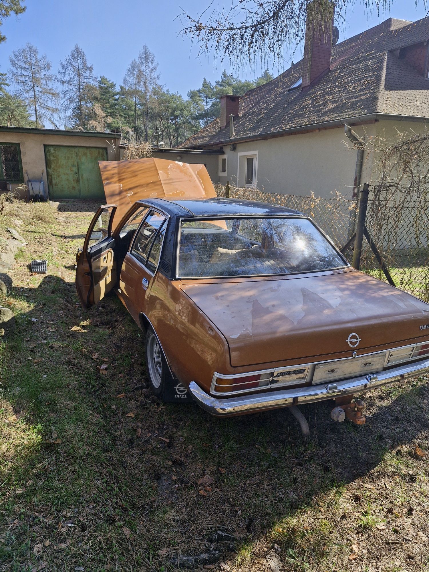 Opel commodore 2.5 sedan