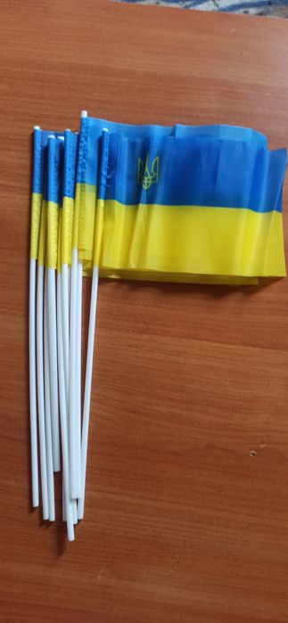 Продам лот флажки Украины