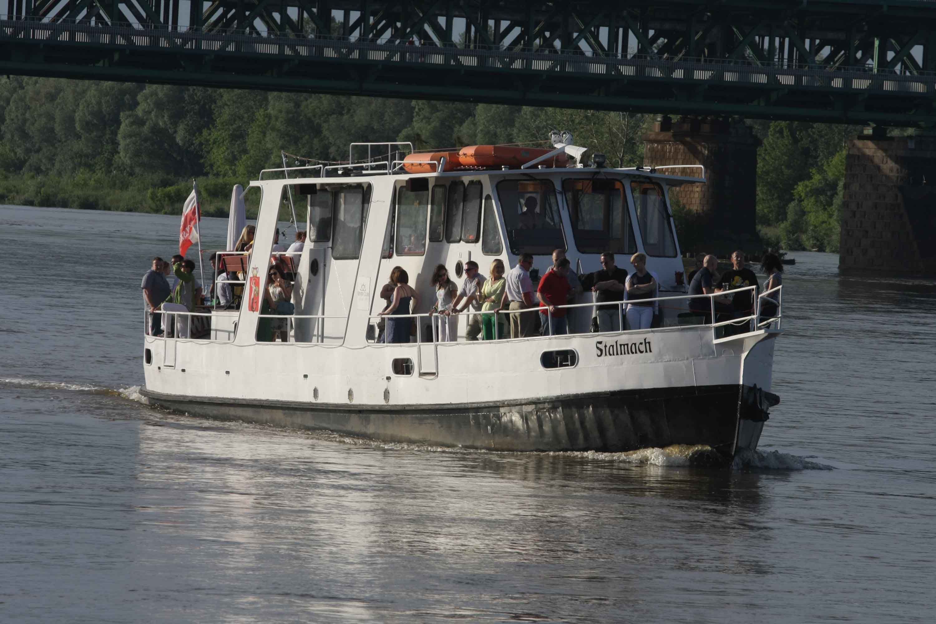 Statek pasażerski 52 os Wawa