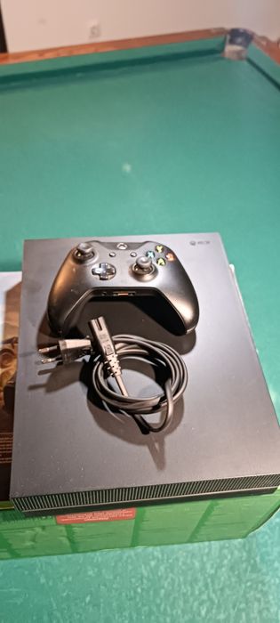 Xbox One x impecável troco por coluna jbl party box ou Samsung note,