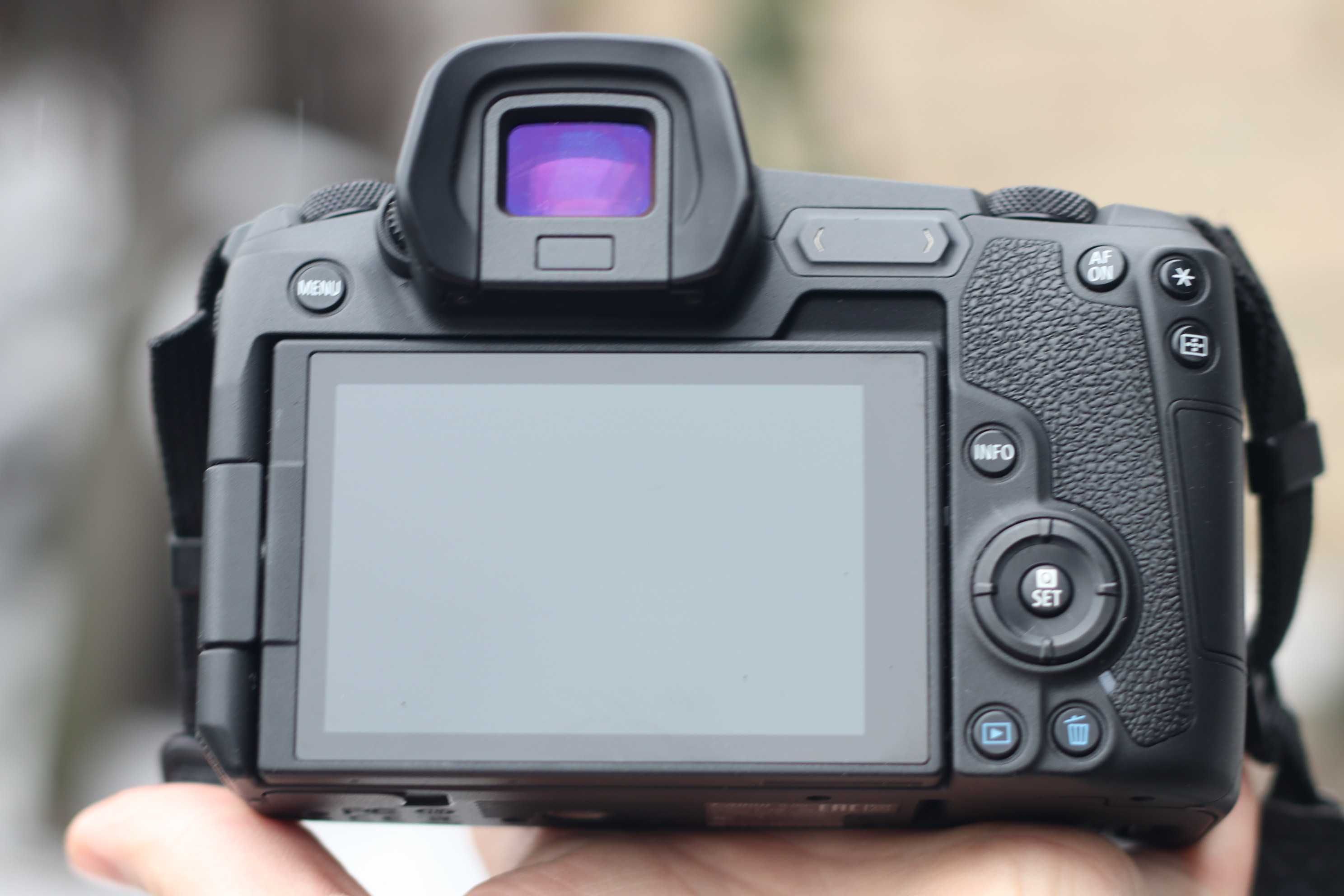 Canon EOS R   В ідеальному стані 16 тис кадрів