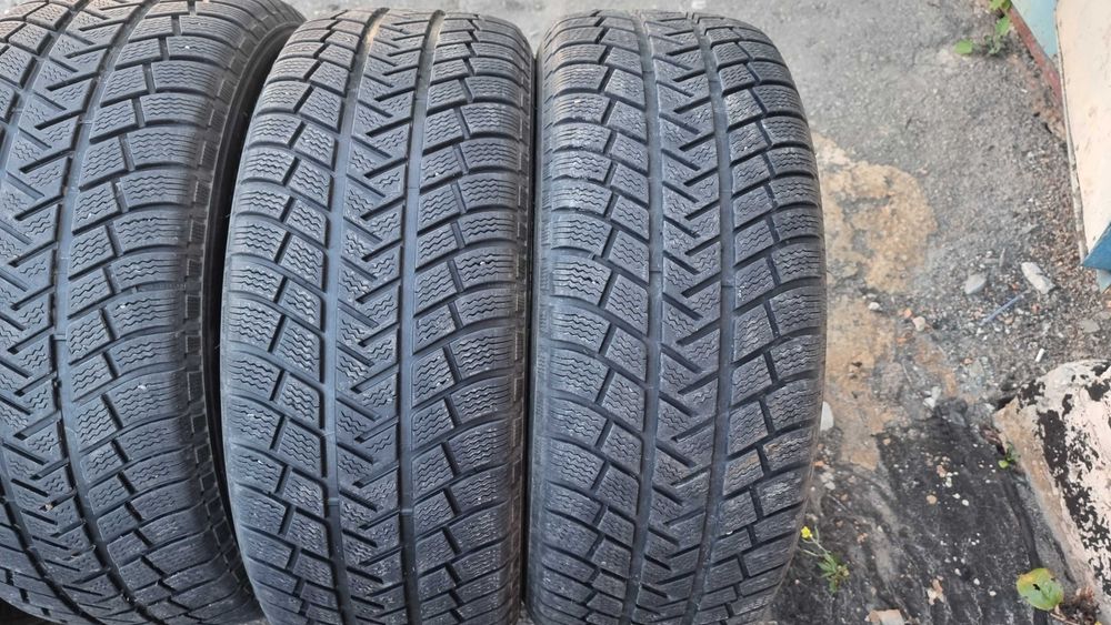 235.55 R19  Michelin Lalitude