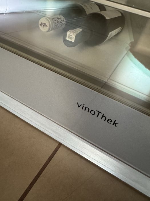 Chłodziarka ( winiarka ) do wina Siemens  KF 18WA40 S-Line