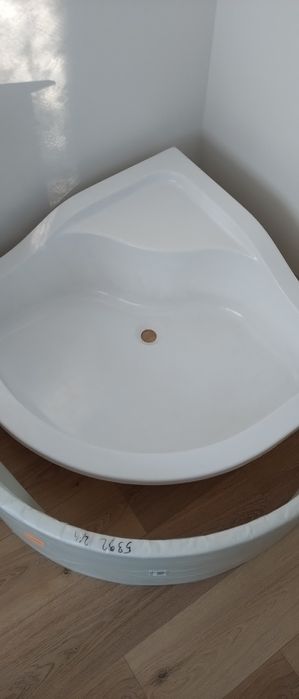 Brodzik 90 z obudową