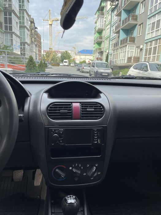 Opel Corsa C 2002 рік
