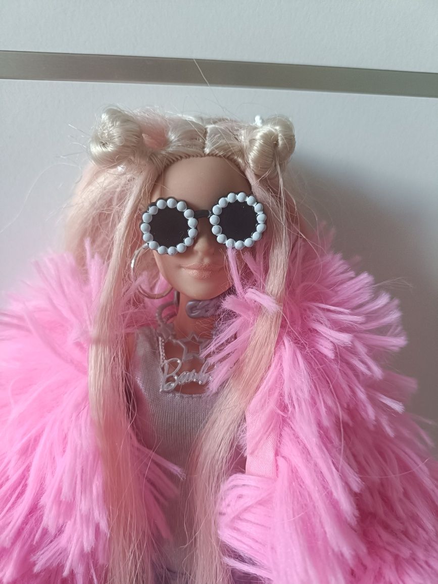 SUPER Barbie extra