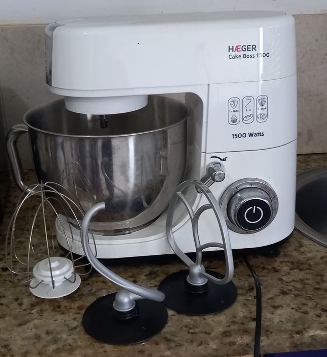 Vendo batedeira semi profissional