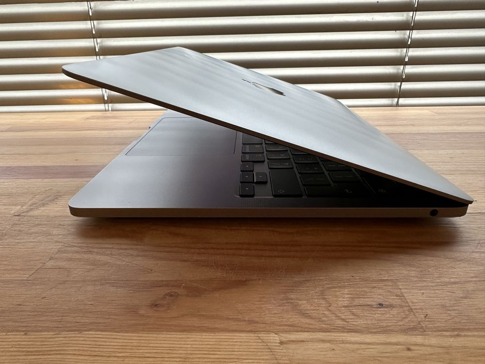 Laptopa Apple MacBook pro 13 A2338 m1 16gb 2tb A+ Fv
