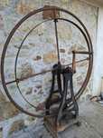 Roda de poço antiga impecável