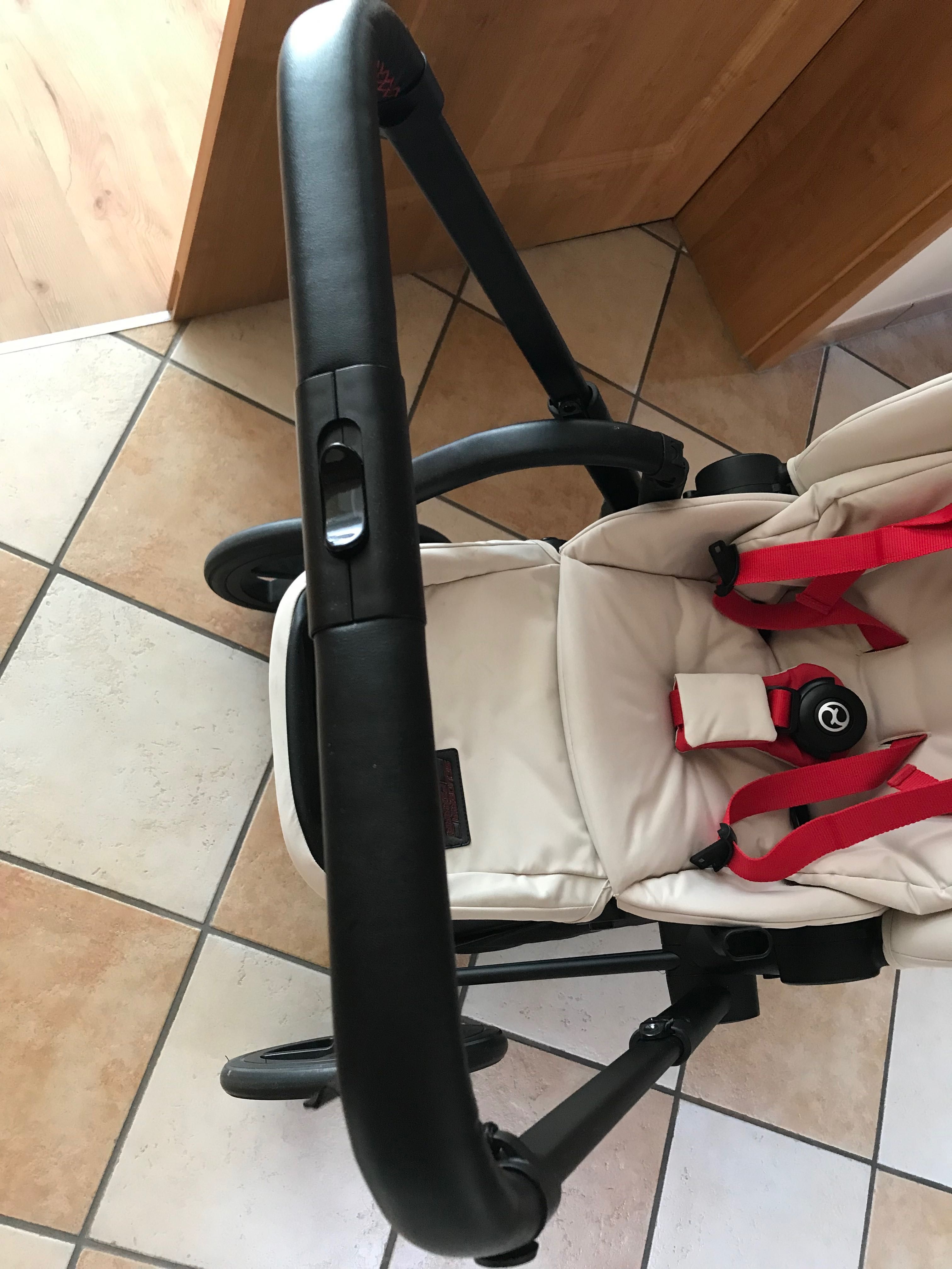 Cybex Priam Ferrari beżowy z gondolą