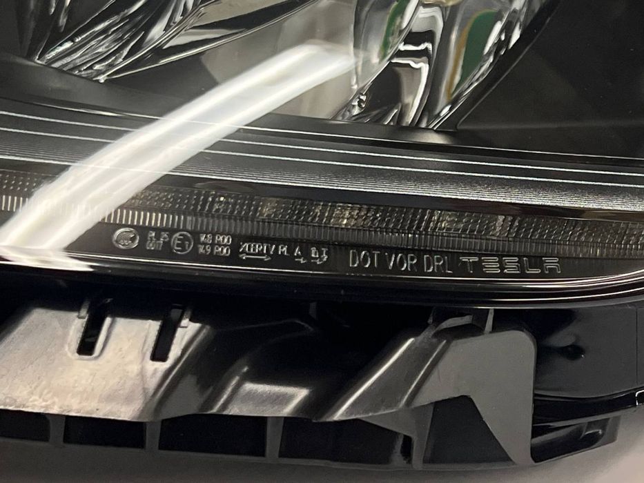 Лінзовані фари Tesla 3/Y рестайлінг