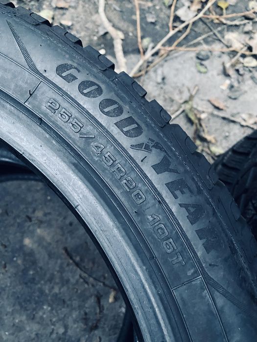 255 45 20 GoodYear Perfomance 80%