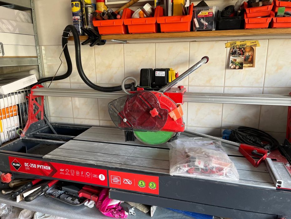 Przecinarka Rubi DC-250 Python