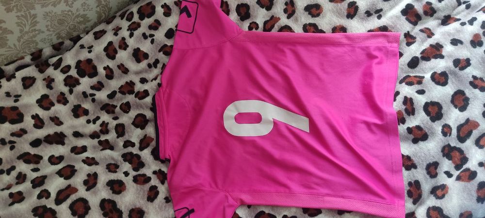 Брендові спортивні футболки