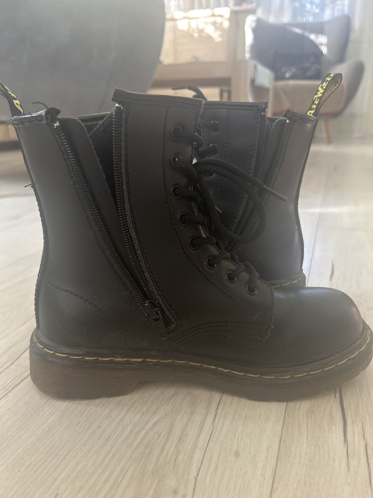 Buty skórzane w typie martensów
