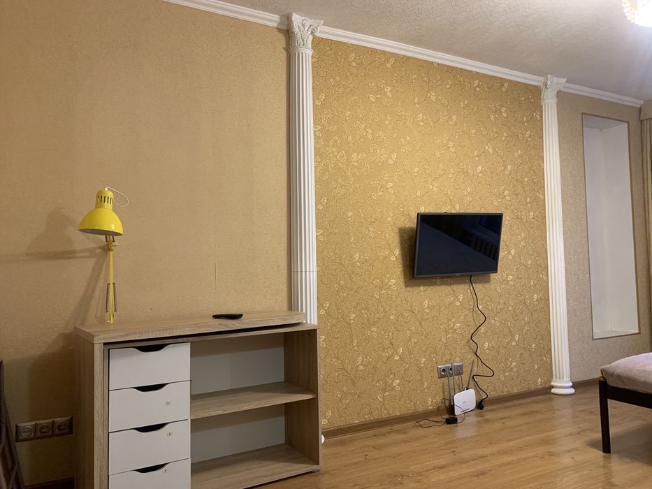 Видова затишна 1 к. Русанівка м. Лівобережна МВЦ Ентузіастів 13. 11 Видова затишна 1 к. Русанівка м. Лівобережна МВЦ Ентузіастів 13