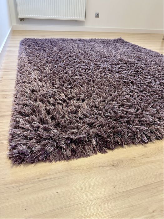 Fioletowy dywan Shaggy