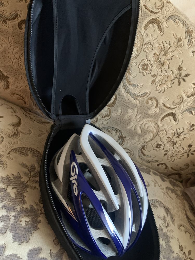 Kask rowerowy Giro Roc Loc  z futeralem
