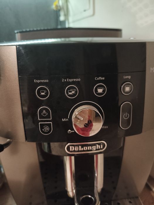 Express do kawy DeLonghi magnifica s