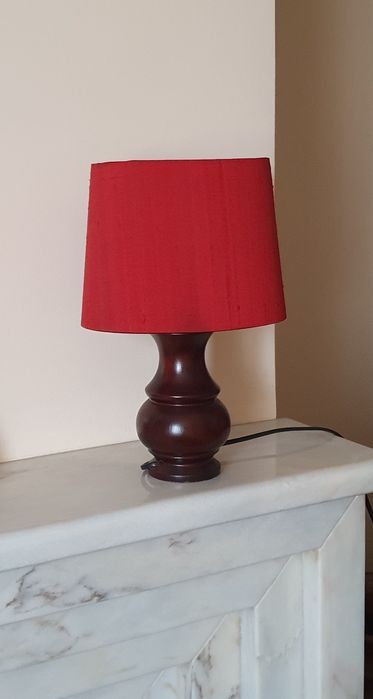 Pequeno candeeiro de mesa