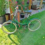 Stary rower sprawny, zielony, prawdopodobnie jubilat prl