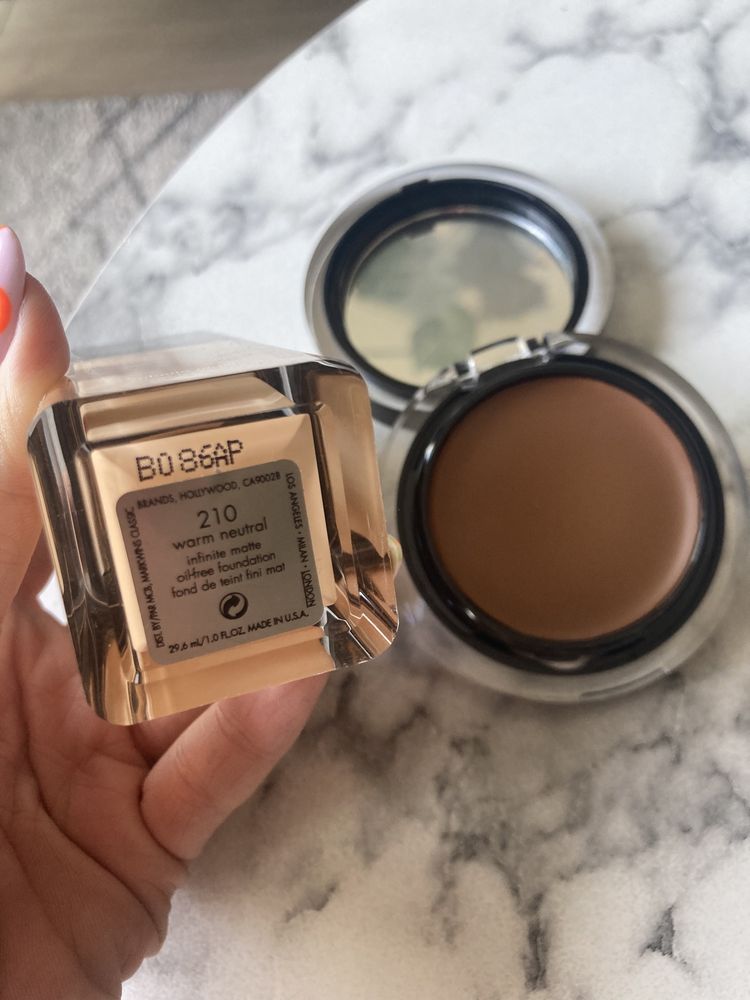 Calvin Klein podkład + puder! Nowy! Warm neutral zestaw