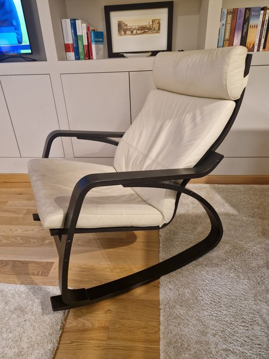 Cadeira de baloiço em pele (Ikea)