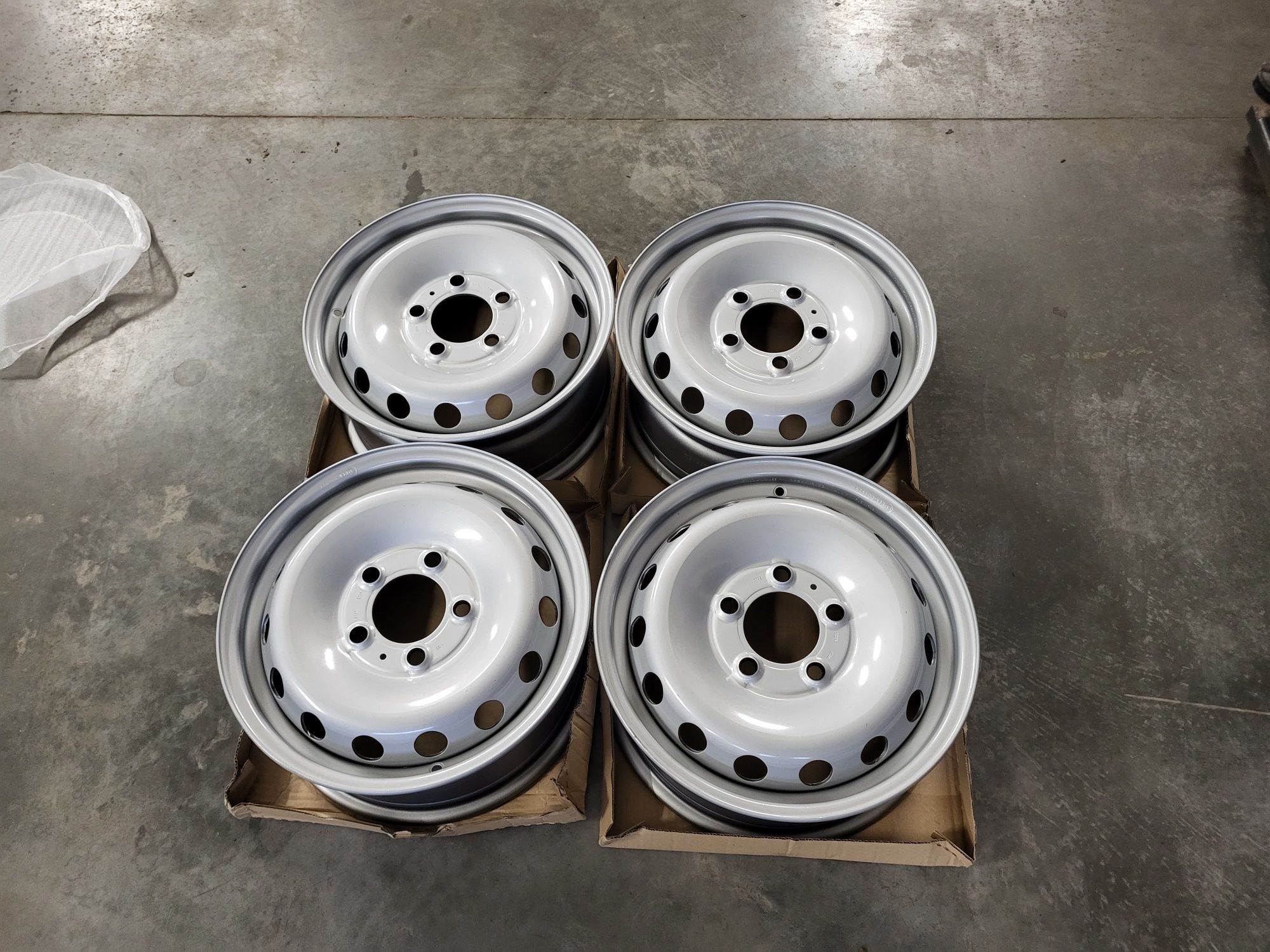 Felgi stalowe 16" 5x130 ET66 Renault Master III II Opel Movano  NOWE